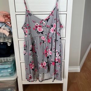 Torrid - Grey/Pink/Navy Floral Tank